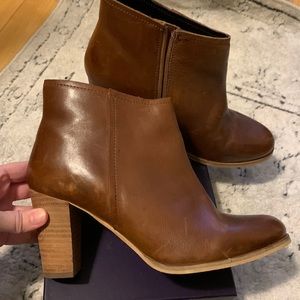 Nordstrom Diba True 8 leather heeled ankle boots whiskey brown EUC